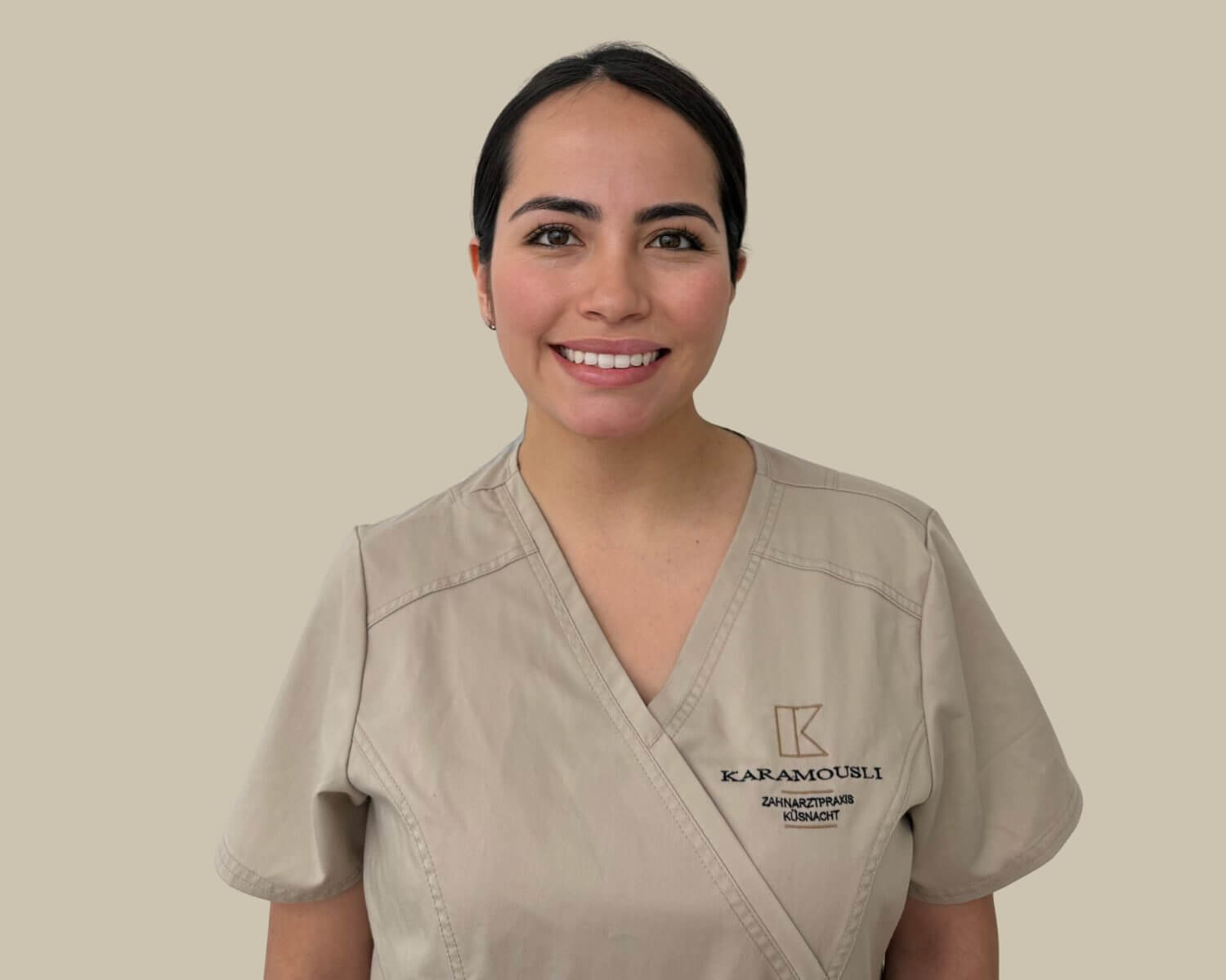Diana Laura Pajares Coronado Karamousli 1